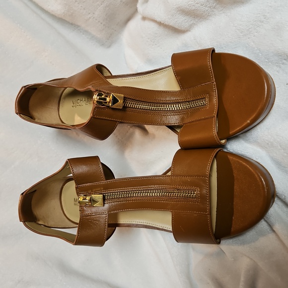 NWOT Michael Kors Brown Leather Zip Front Platform Block Heel Sandals Size 10… - Picture 2 of 5